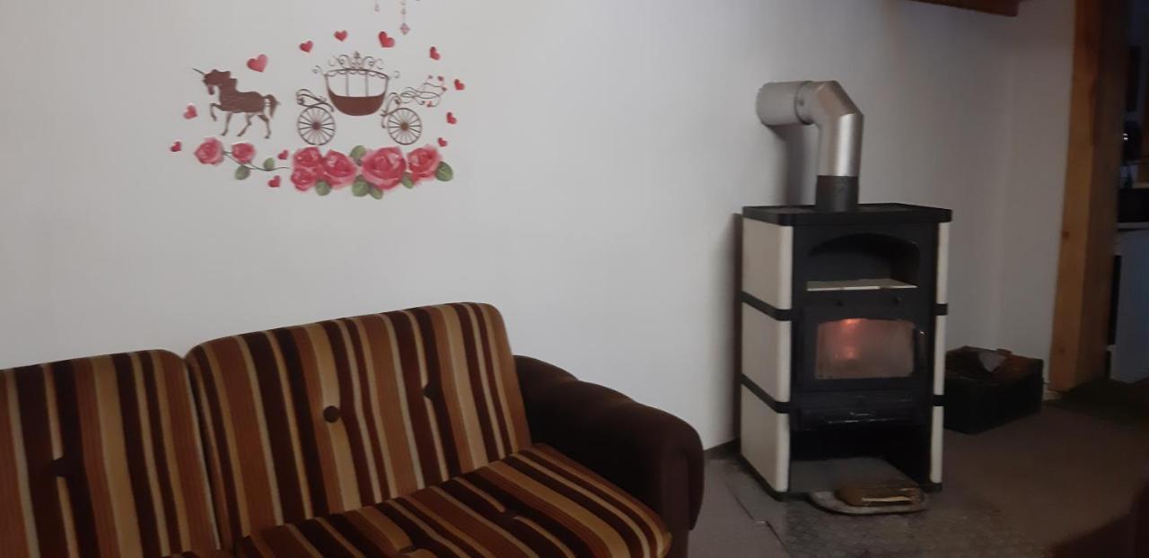 Kamilla Vendeghaz Daire Écs Dış mekan fotoğraf